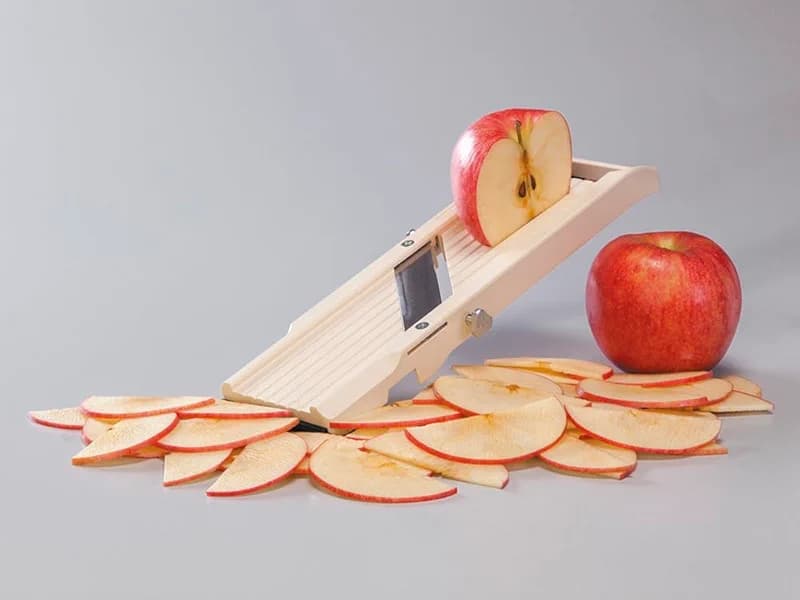 Benriner Mandoline Slicer with 4 Blades — image 4