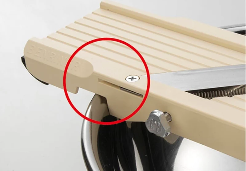 Benriner Mandoline Slicer with 4 Blades — image 6