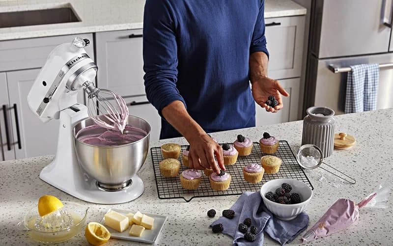 KitchenAid Classic Series 4.5 Quart Tilt-Head Stand Mixer K45SS: image 6