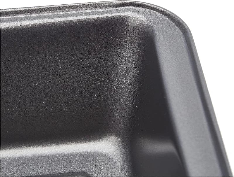 Amazon Basics Rectangular Nonstick Bread Loaf Pan for Baking Meatloaf with — image 3